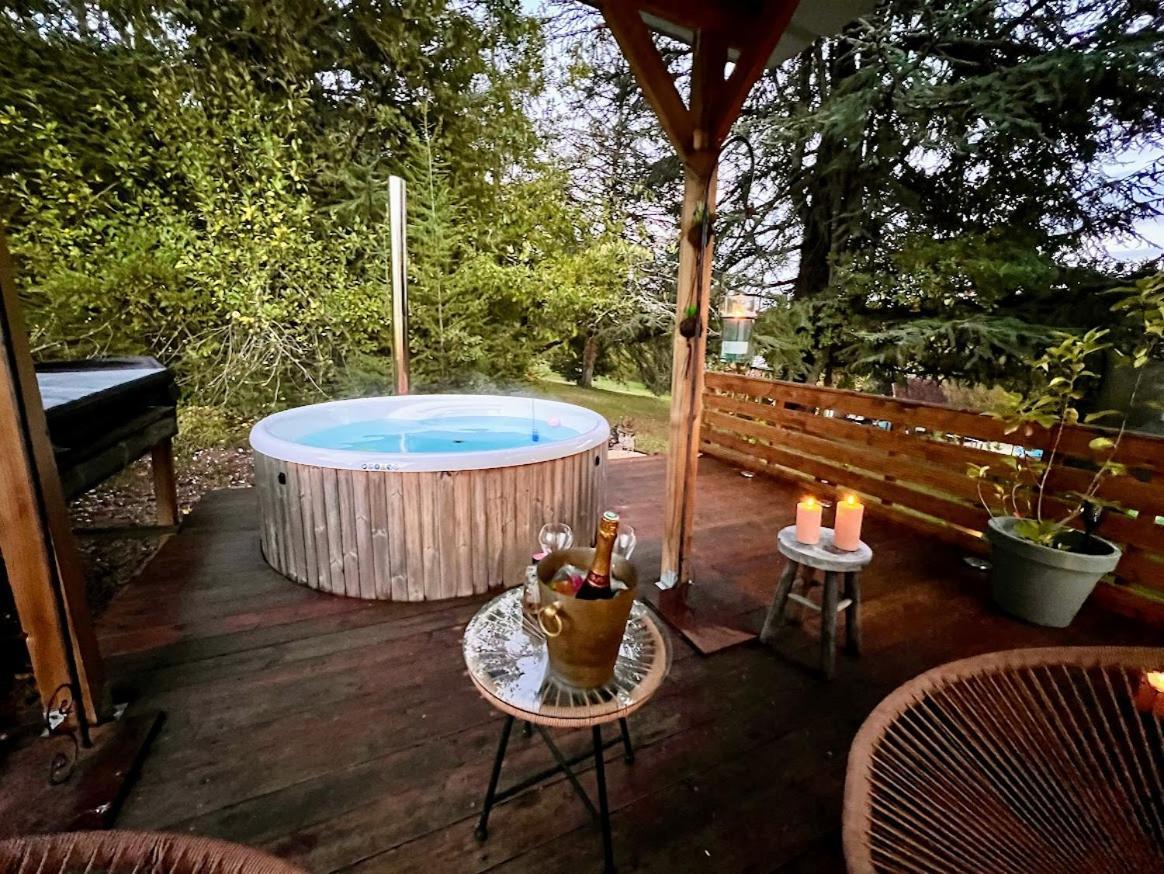 Fossemagne Domaine Le Manoir, Gites De Charme Et De Caractere Avec Piscines Privatisees Et Spa Nordique מראה חיצוני תמונה